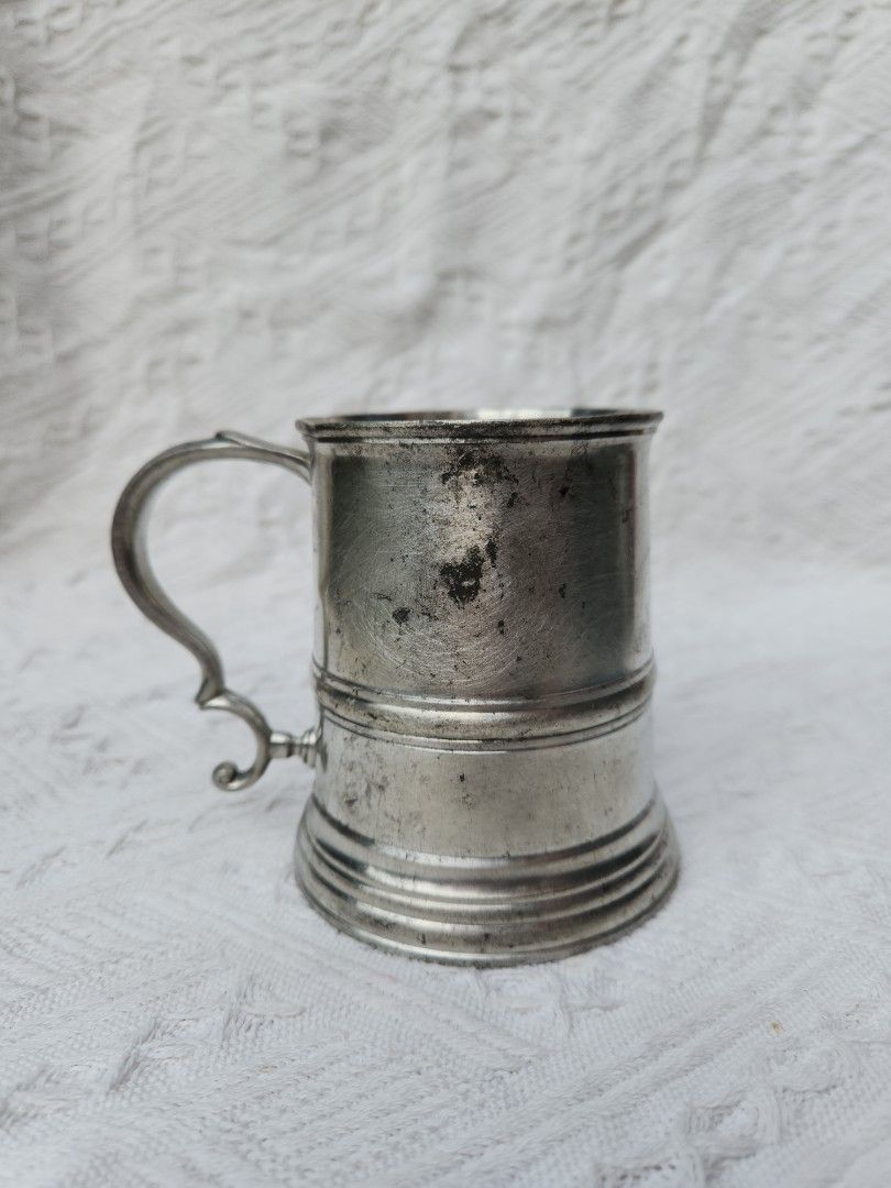 Vintage Pewter Mug (Category: Coffee & Tea Tableware) located in Aurora. Submitted by mothere (Listing ID 1333330698, Image 3). Description: legit pewterware.
