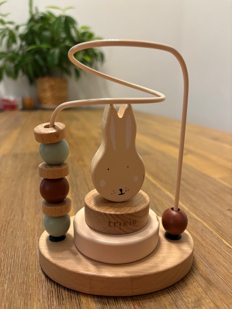 TRIXIE Wooden beads maze - Mrs. Rabbit TRIXIE Wooden beads maze - Mrs. Rabbit