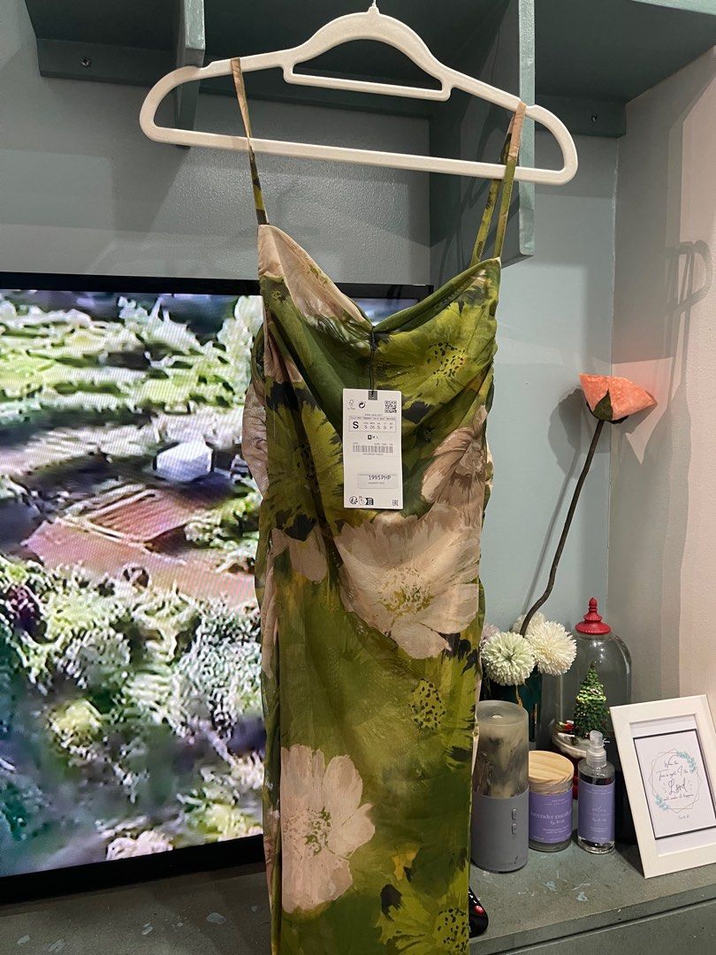 zara green tulle dress CREPE DE CHINE V-NECK MAXI DRESS IN GREEN | CULT MIA main image 0