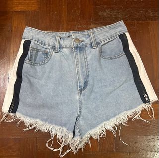 (Category: ) located in . Submitted by cheerypiexo (Listing ID 1333417037, Image 1). Description: .