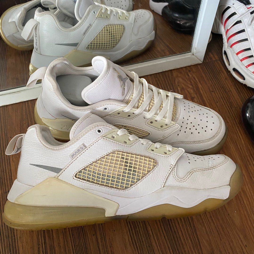 Air jordan mars 270 low white shop