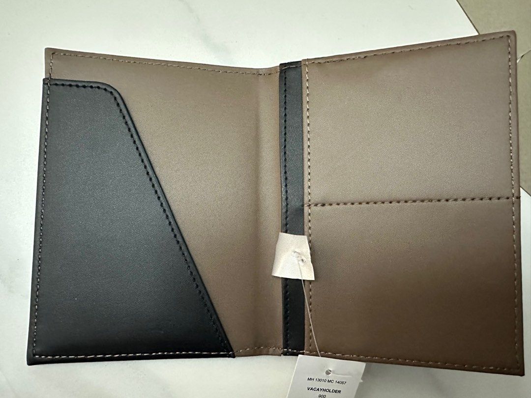 Aldo passport holder case