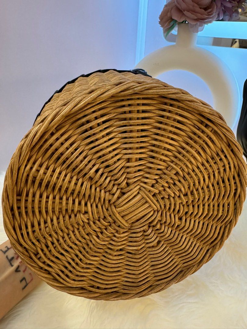 Authentic Saint Laurent Bahia Bucket (small) (Category: Luxury Bags & Wallets) located in Mandaluyong City. Submitted by tisay07 (Listing ID 1328878729, Image 3). Description: Bag only Guaranteed Authentic Money back guarantee if proven fake!.