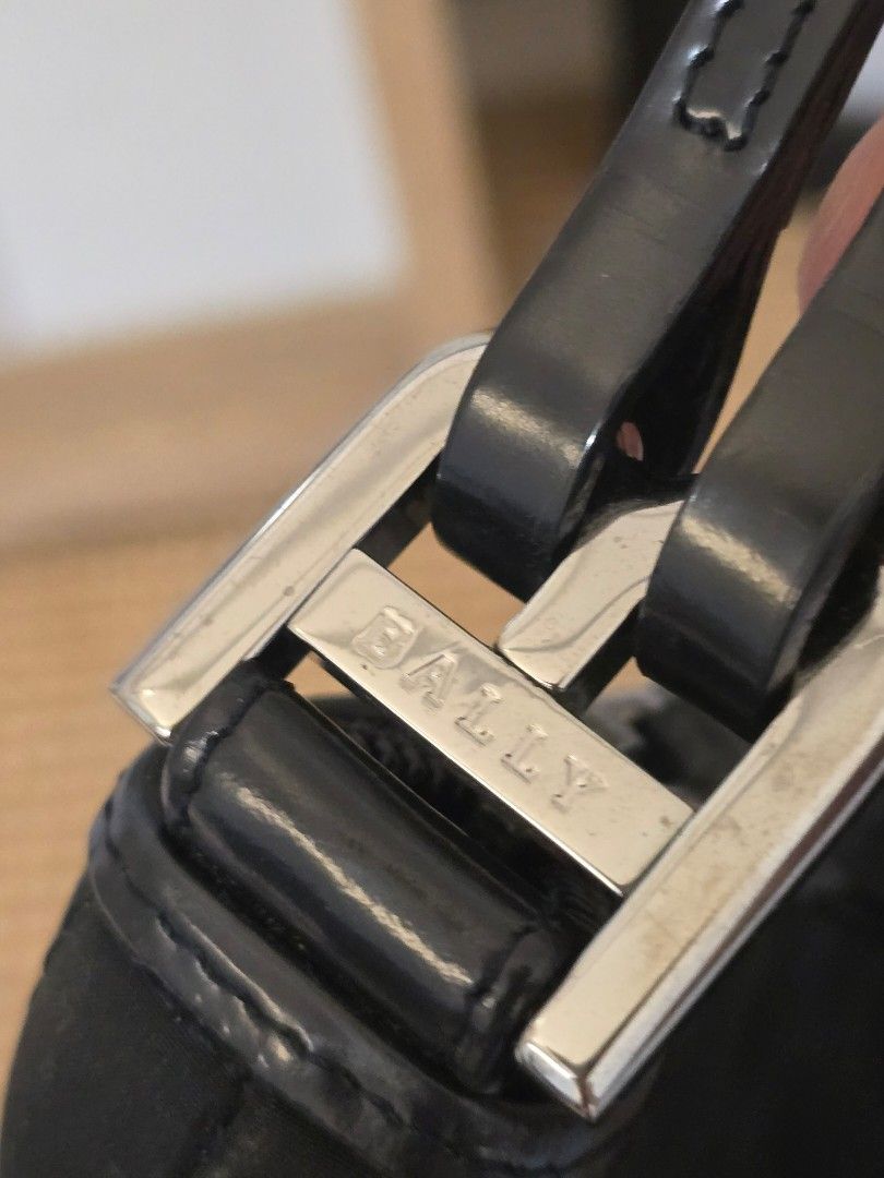 Bally Quilted Kili bag (Category: Luxury Bags & Wallets) located in Pasig City. Submitted by kimjayson (Listing ID 1328844410, Image 3). Description: ‼️Please read‼️ Will not entertain questions that are already posted here. All items are Authentic. I do not, and will never own/sell fake or replicas. -------------------------------- Location pick up 📍Valle Verde 2 Pasig Meet up 📍SM Center Pasig 📍Tiendesitas Pasig 📍Silver City Pasig Delivery (