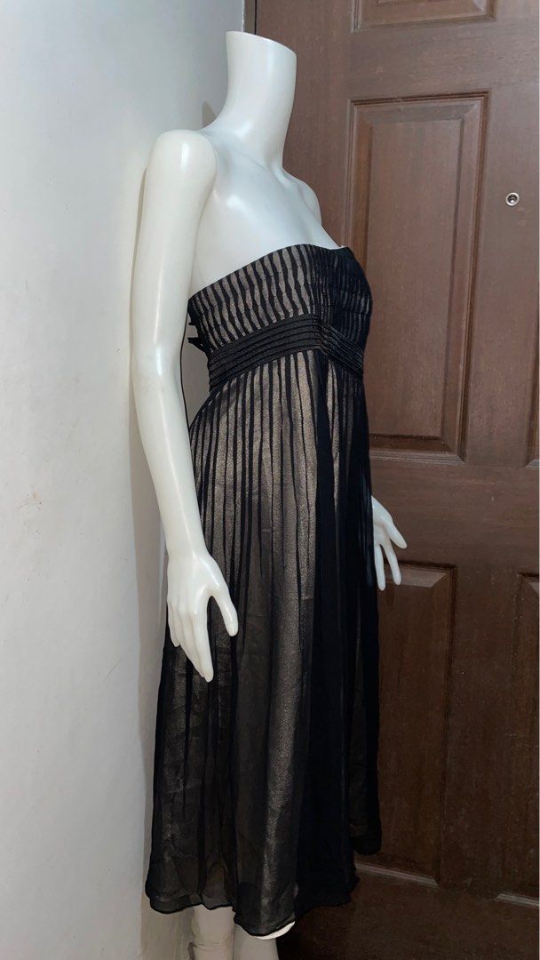 Black Maxi Tube Dress (Category: Dresses) located in Quezon City. Submitted by thatxelle (Listing ID 1328819074, Image 3). Description: - Pull out from boutique - Imported from the UK - Fits L-XL Sf will be shouldered by the buyer.