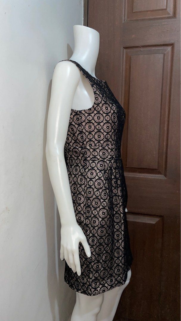 Black Printed Dress (Category: Dresses) located in Quezon City. Submitted by thatxelle (Listing ID 1328818152, Image 3). Description: - Pull out from boutique - Imported from the UK - Fits S-M Sf will be shouldered by the buyer.