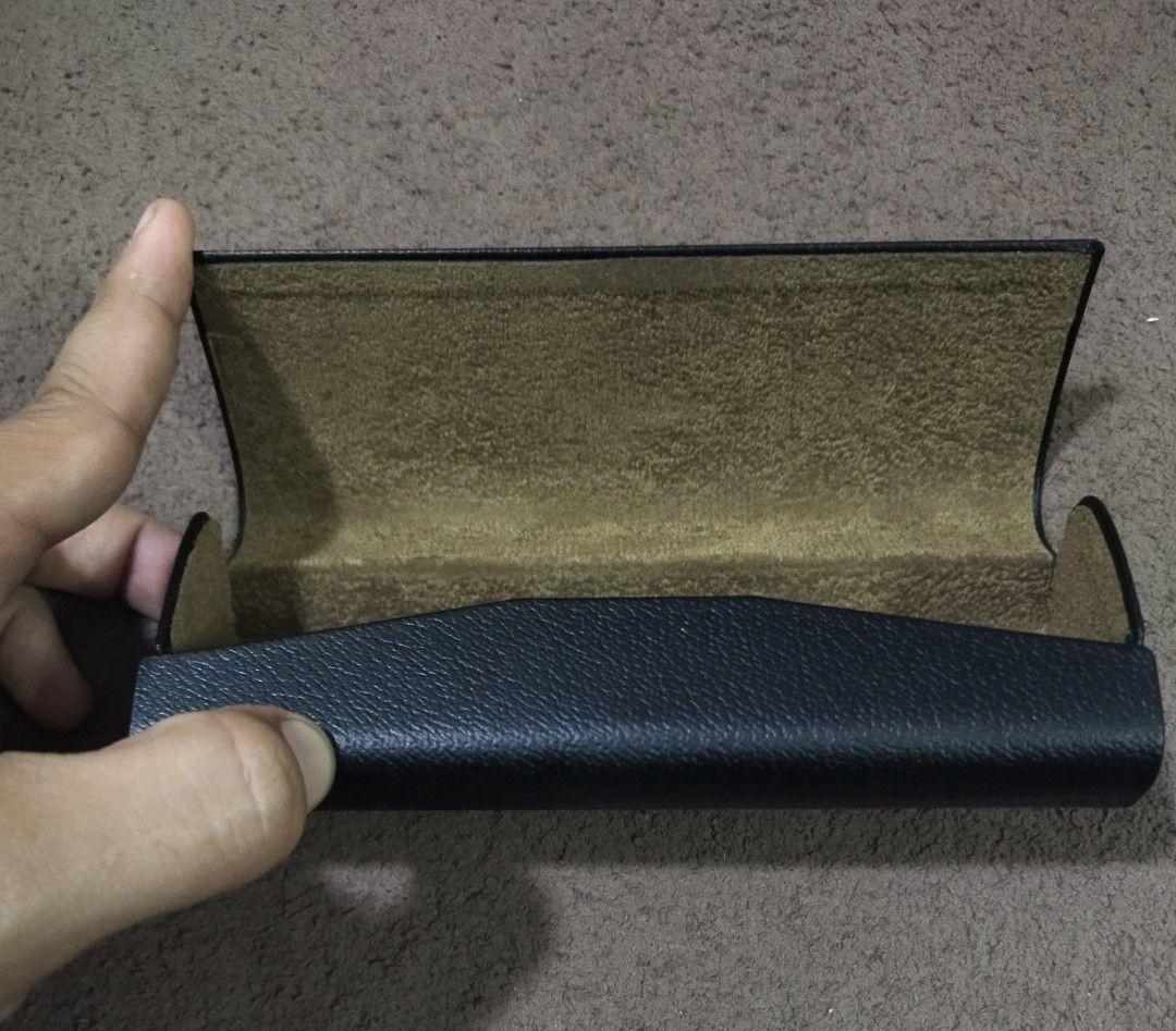 Burberry sunglasses eyeglasses case Men s Fashion Watches Accessories Sunglasses Eyewear on Carousell