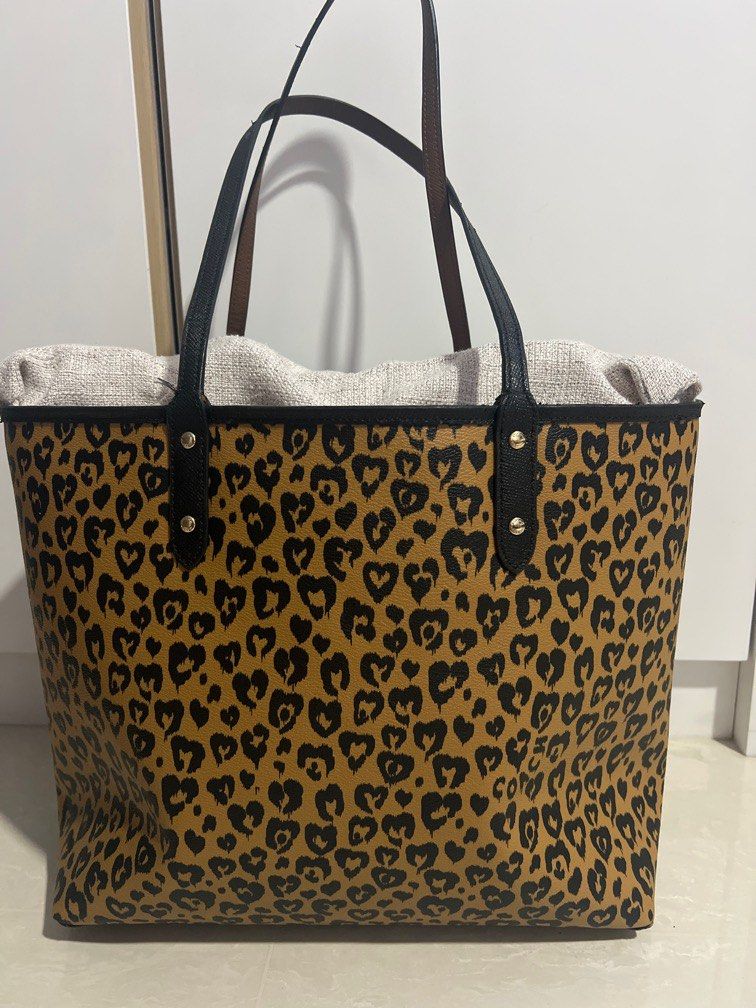 Coach Big reversible shoulder Bag, Luxury, Bags Wallets on Carousell