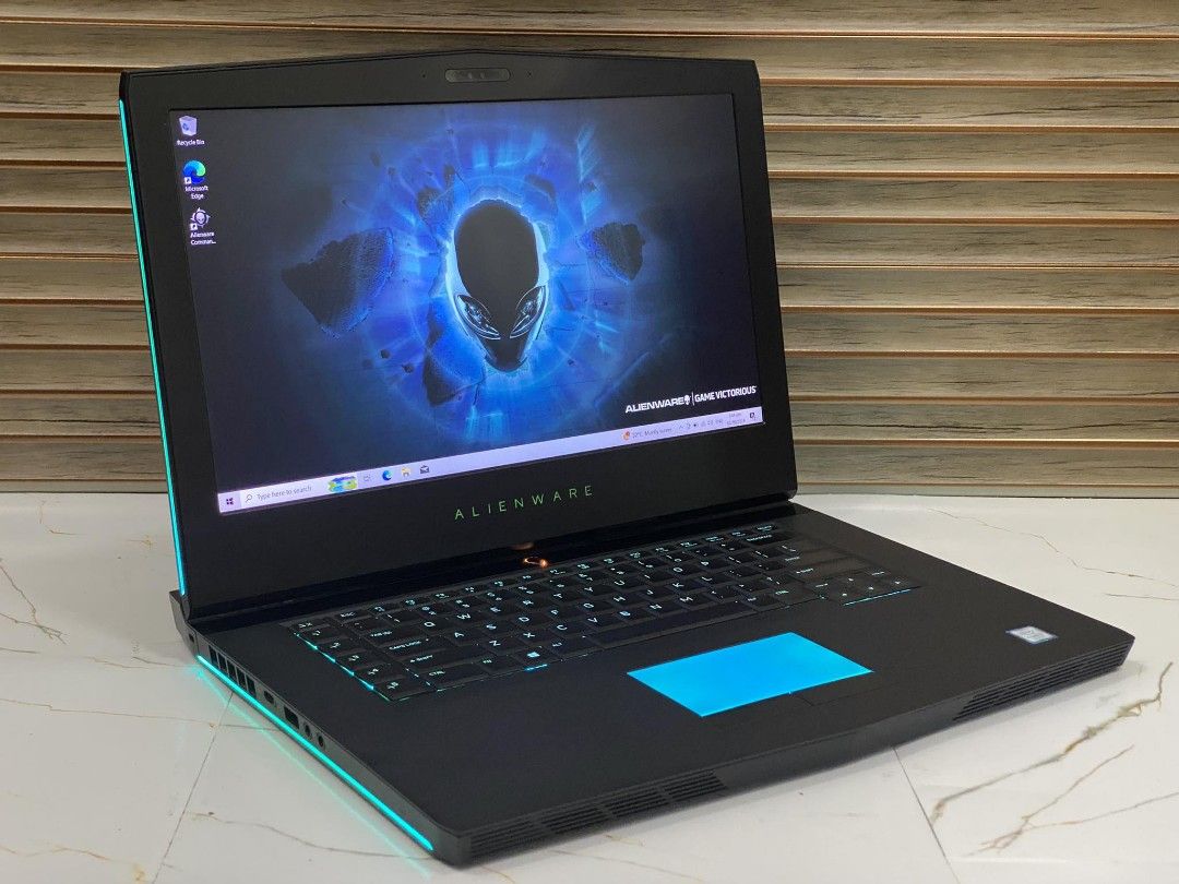 DELL ALIENWARE 15 R3 i7-7th Gen 16GB RAM 256GB NvMe SSD 1TB HDD GTX ...