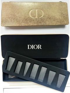 Dior淡金色化妝盒，內里絲絨質地，獨立隔層可拆，可裝項鍊戒指小首飾64223015791234110