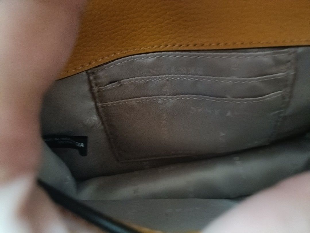DKNY belt bag/body bag (Category: Cross-body Bags) located in Mandaluyong City. Submitted by aishoppe08 (Listing ID 1328778380, Image 3). Description: .