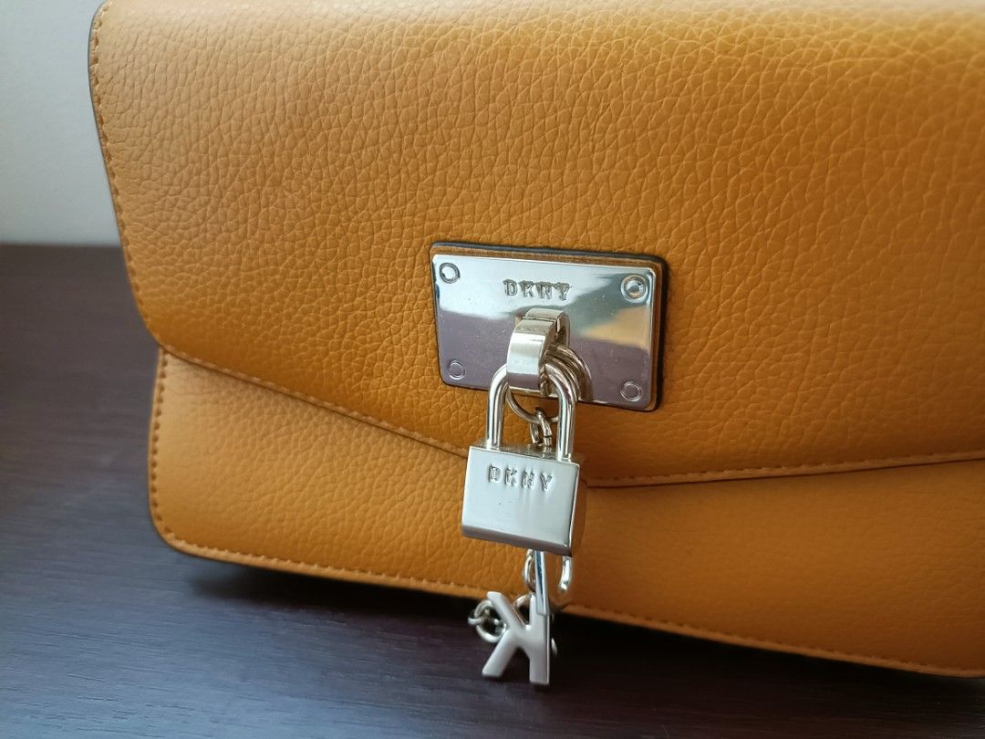 DKNY belt bag/body bag (Category: Cross-body Bags) located in Mandaluyong City. Submitted by aishoppe08 (Listing ID 1328778380, Image 2). Description: .