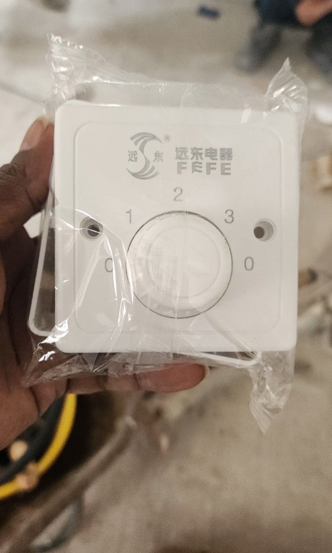 Fan controller (Category: Fans) located in Singapore. Submitted by 87003326 (Listing ID 1328863398, Image 1). Description: changed to remote so i dont need this. wa 87003326 collect at 760138.