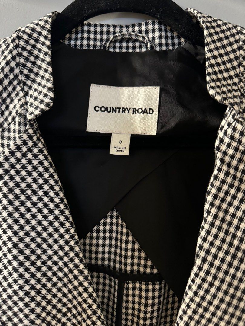 Gingham Jacket （分類：外套及戶外衣服）位於 Hong Kong。 由 samilling 提交（商品編號 1328824074，圖片 2）。簡介： 。