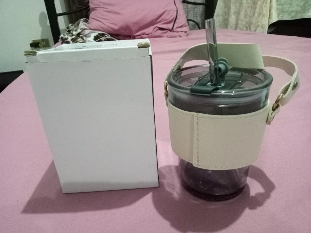 Glass Mug with handle and straw (Category: Water Bottles & Tumblers) located in Dasmarinas. Submitted by kei05 (Listing ID 1328872388, Image 2). Description: .