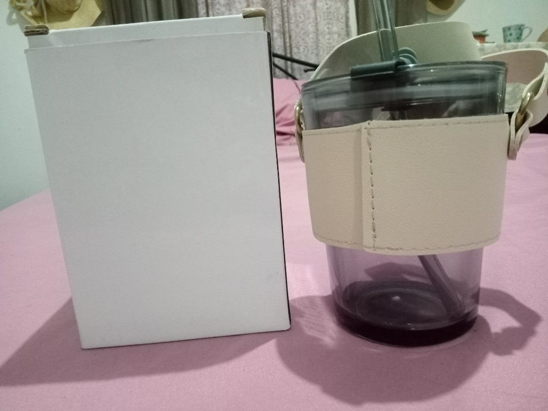 Glass Mug with handle and straw (Category: Water Bottles & Tumblers) located in Dasmarinas. Submitted by kei05 (Listing ID 1328872388, Image 3). Description: .