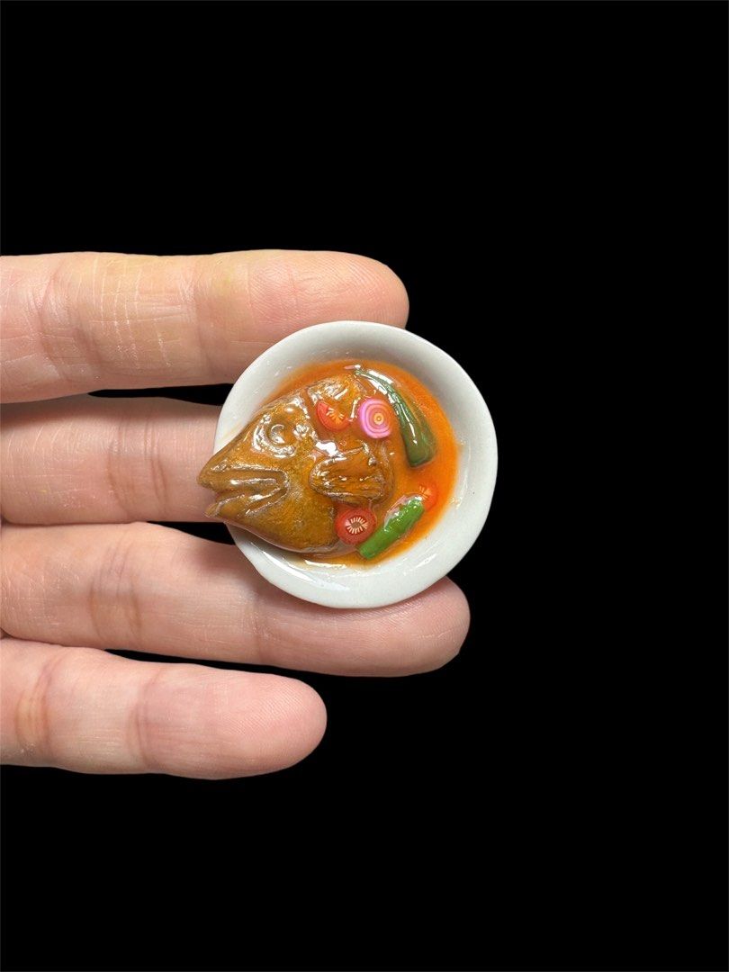 Handmade Miniature Curry Fish Head, Clay, 1 bowl (Category: Handmade Craft) located in Singapore. Submitted by mini.collectibles.1 (Listing ID 1328889740, Image 1). Description: Handmade Miniature Curry Fish Head, Clay, 1 bow All are handmade. Size may varies. May have finger pressing stains. Made from clay. Miniature Showcase Display Store at the address below: Blk 2019 Bukit Batok St 23 (Industrial Park A) #01-254, Singapore 659524 Bus No. 189 