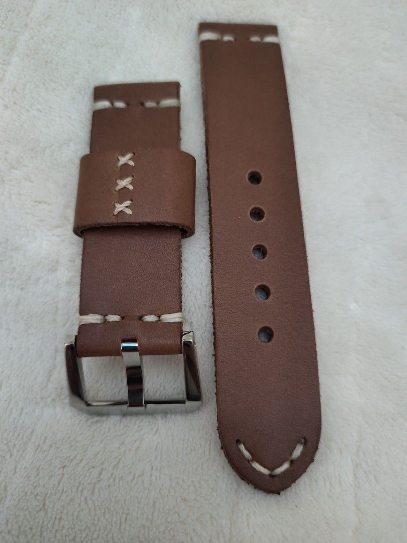 HANDSTITCH Leather strap 24mm (Category: Men's Watches) located in Tuba. Submitted by drickbernard (Listing ID 1328879438, Image 3). Description: HANDSTITCH Leather strap Straight cut 24mm thickness: 4mm New.