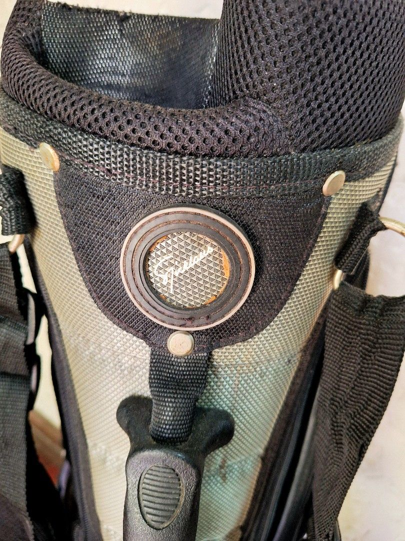 Jack Nicklaus Golf Bag with Stand (Category: Golf) located in Makati City. Submitted by celybee (Listing ID 1328827367, Image 3). Description: Jack Nicklaus Golf Bag with Stand Light Weight Perfect for beginners RFS: Moving-out Pickup QC.