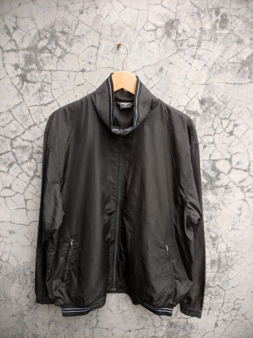 Jaket Hitam