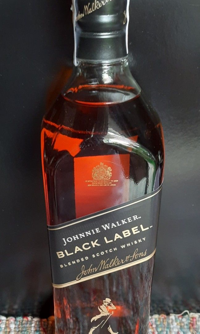 Johnnie Walker Black Label 1L (Category: Beverages) located in Binan City. Submitted by dnamoranto (Listing ID 1328834809, Image 1). Description: .