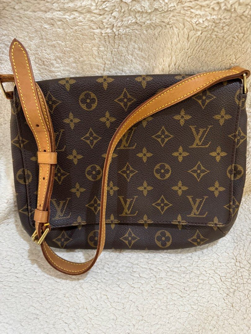 LV Musette tango (Category: Luxury Bags & Wallets) located in Quezon City. Submitted by erinea (Listing ID 1328794398, Image 1). Description: LV musette tango shoulder bag 💯 auth/orig Very good condition Bag only.