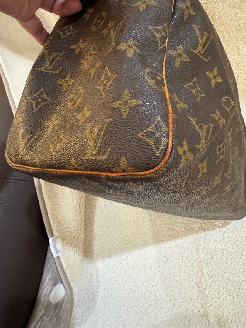 LV speedy 30 monogram (Category: Luxury Bags & Wallets) located in Quezon City. Submitted by erinea (Listing ID 1328792250, Image 2). Description: LV speedy 30 monogram in very good condition 💯 auth/original Bag only .