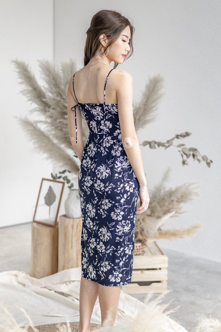 Mikayla Rylee Floral Print Dress In Navy, Women's Fashion, Dresses & Sets,  Dresses on Carousell