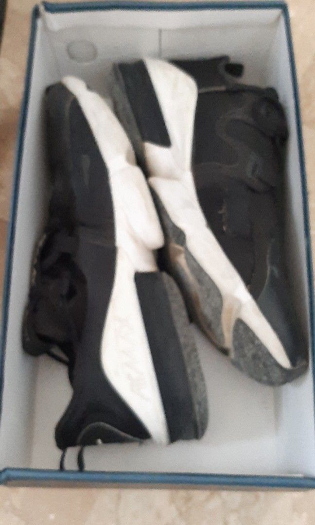 Nike Infinity (Category: Sneakers) located in Paranaque City. Submitted by tsentiatsen (Listing ID 1328782135, Image 3). Description: Outgrown Declutter.