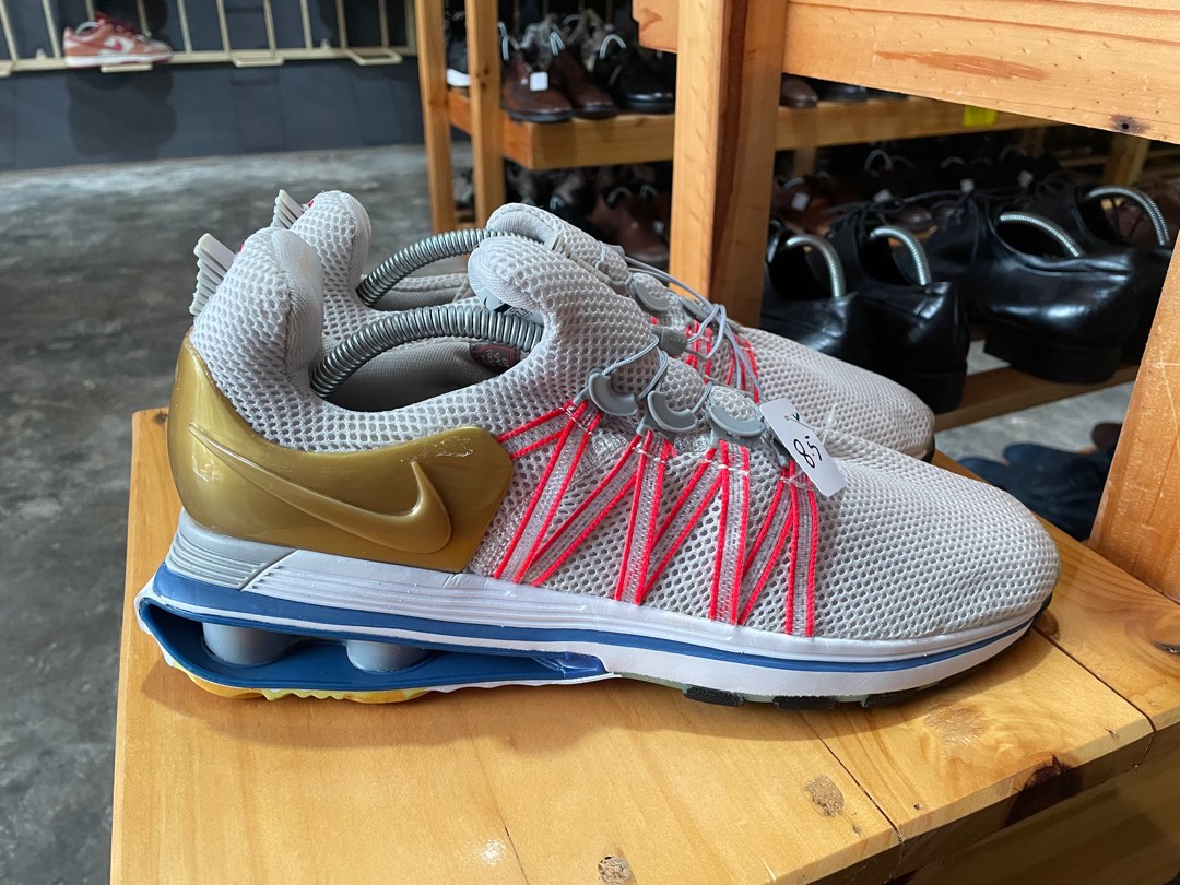 NIKE SHOX GRAVITY Sports Equipment Other Sports Equipment and Supplies on Carousell