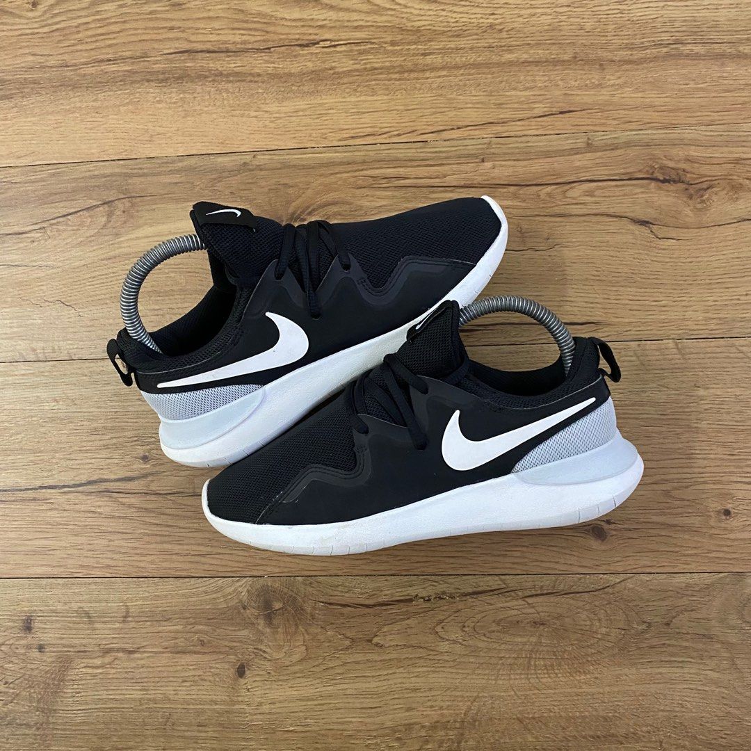 Nike Tessen 3.5uk