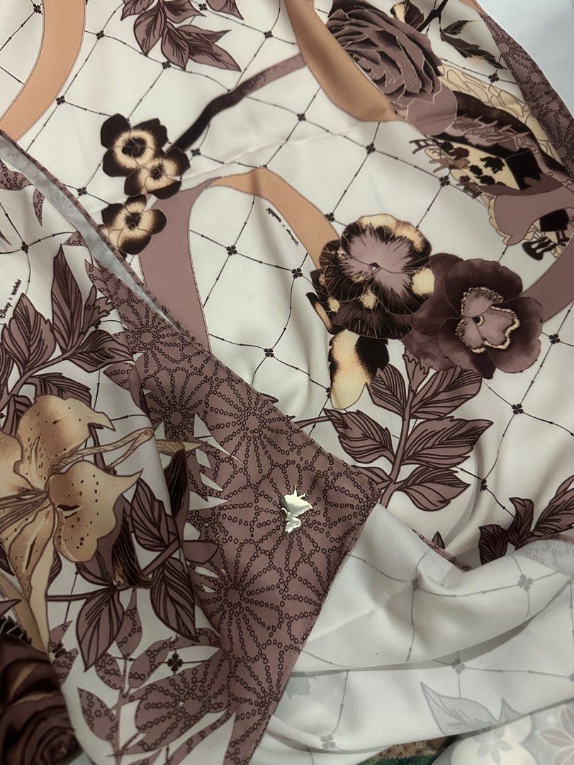 instant shawl neelofa