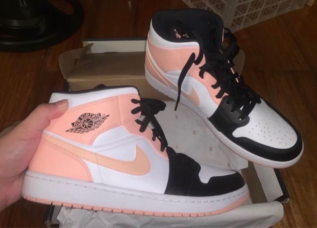 RUSH ‼️ Jordan 1 Mid 12 US (Category: Sneakers) located in San Fernando. Submitted by decluttermigs (Listing ID 1328888490, Image 2). Description: .