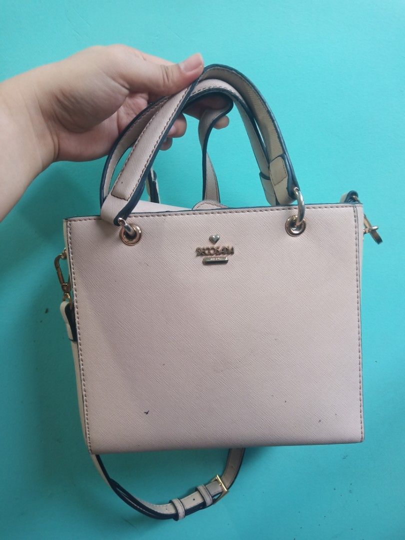 SECOSANA Alex G Collection (Category: Cross-body Bags) located in Cavite. Submitted by imdgrce (Listing ID 1328851590, Image 1). Description: SECOSANA AG COLLECTION NEED SOME CLEANING SIGNS OF USAGE AND DUE TO STOCK.