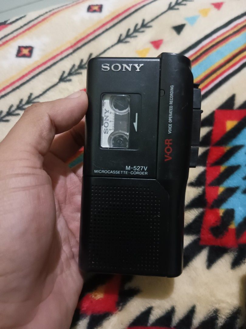 Sony M-527V portable recorder defective (Category: Portable Music Players) located in Quezon City. Submitted by markgolveo (Listing ID 1328900402, Image 2). Description: Sony M-527V portable recorder defective needs repairing on rubber motor no spinning rest of condition is good audio output and input is good all buttons knobs and switches are good.