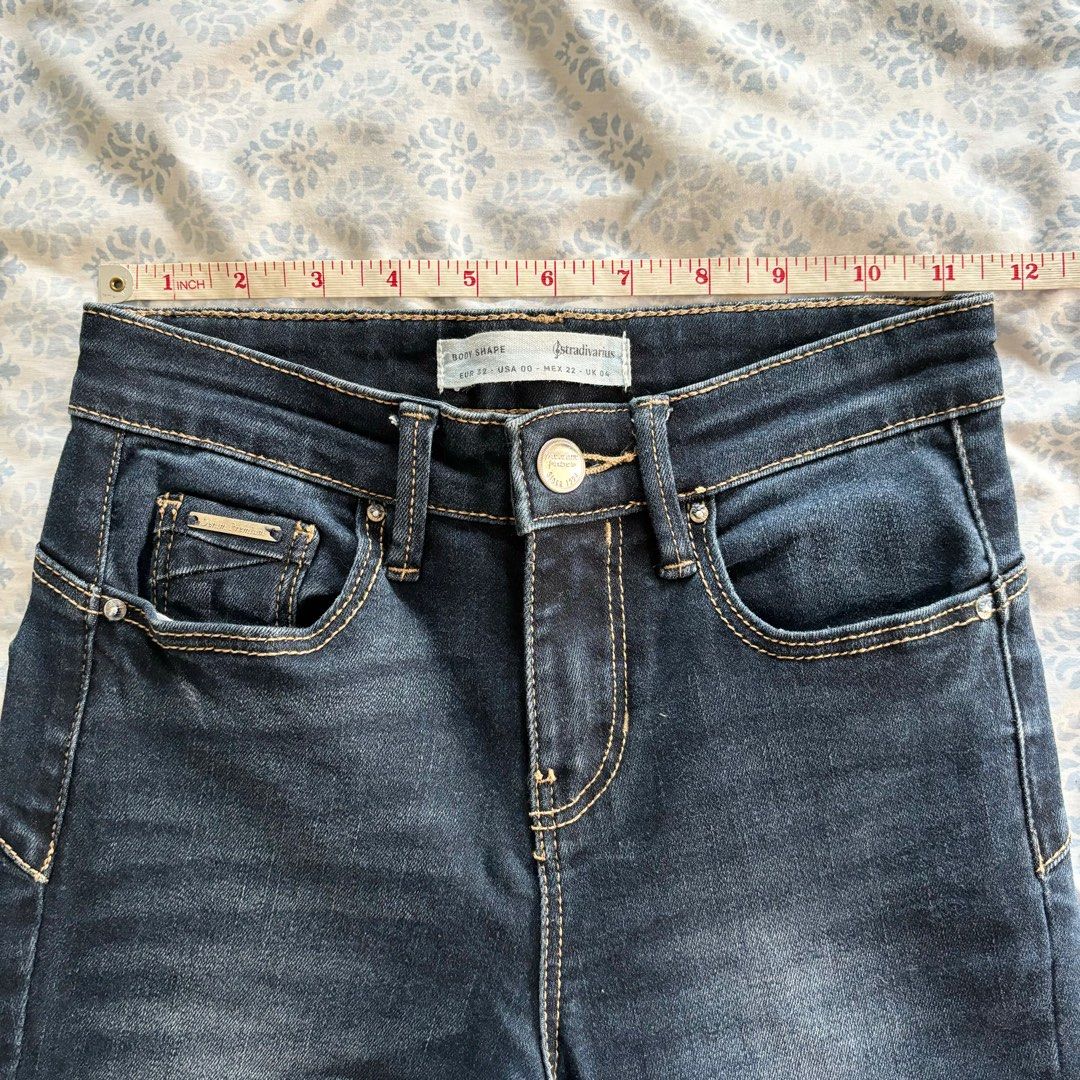 Stradivarius Body Shape High Waist Jeans