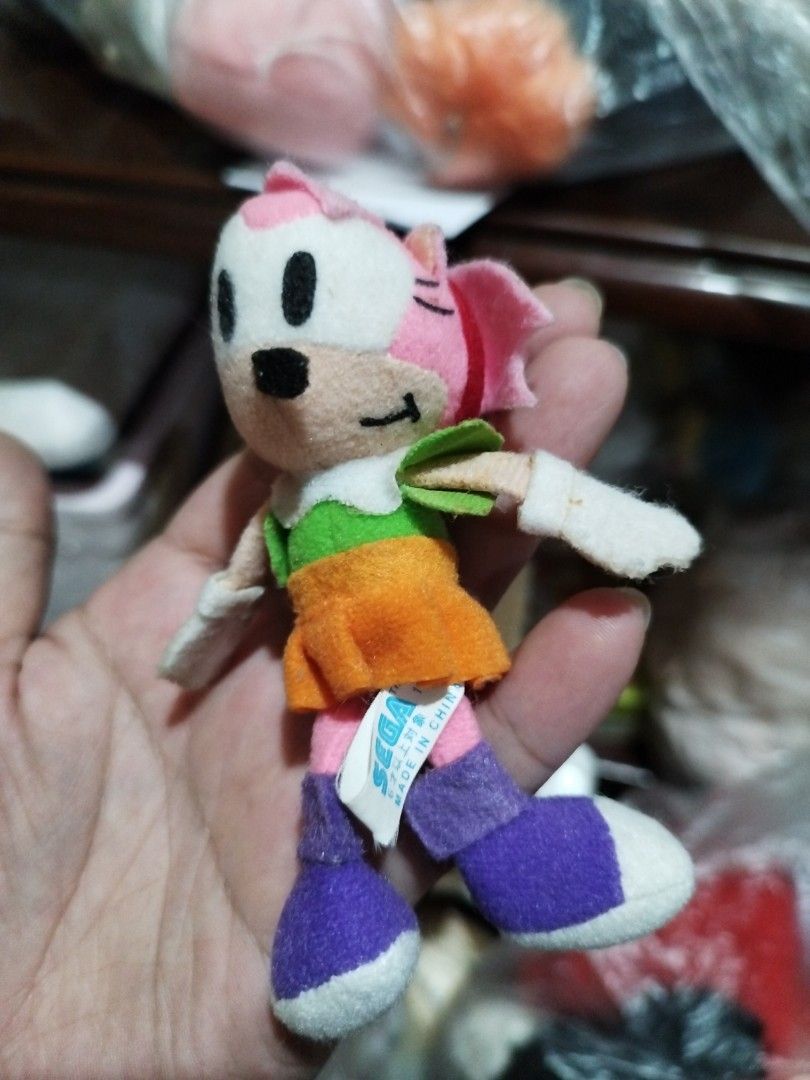 Vintage sonic plush (Category: Plushies & Soft Toys) located in Marikina City. Submitted by chadxiii (Listing ID 1328808418, Image 3). Description: lalamove/ jnt gcash payments.
