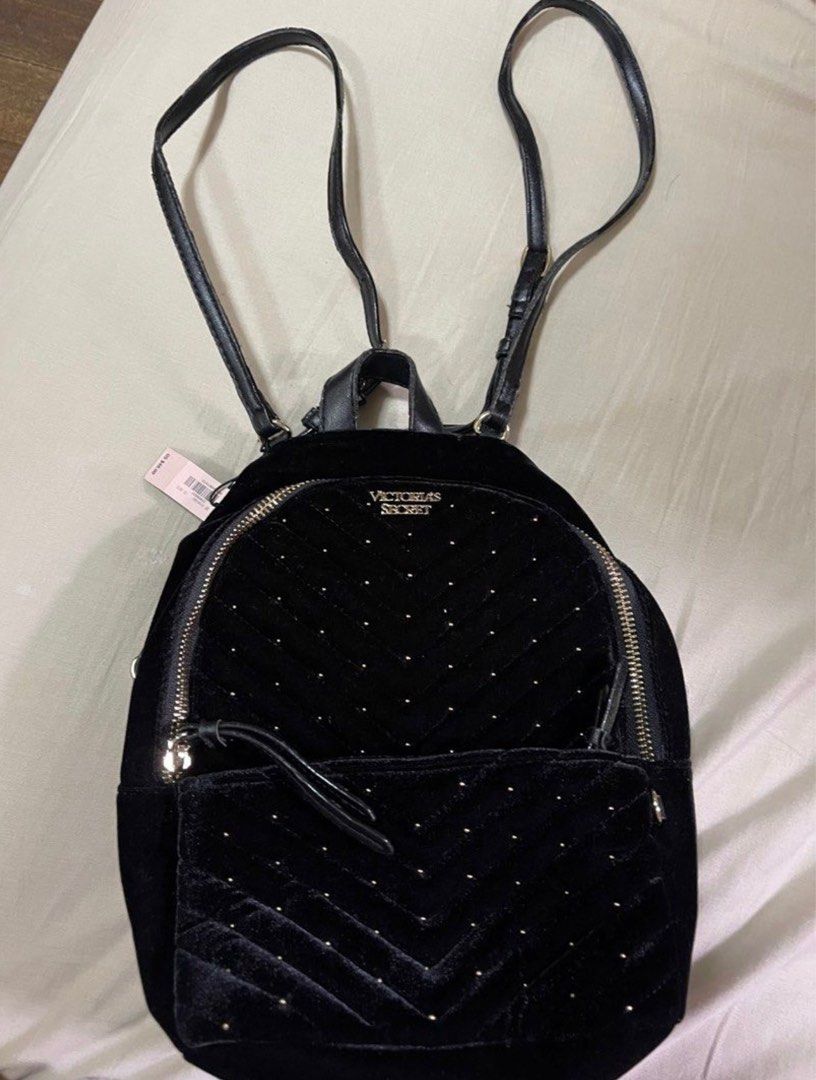 Victorias secret backpack (Category: Backpacks) located in Manila. Submitted by declutterfindss (Listing ID 1328848667, Image 1). Description: Selling low already FIRM WITH THE PRICE Will not reply to low ballers Flaw - leather of the strap slightly peeled Brand new with tags VS black & gold mini backpack Never used just stored Comes with pouch (no flaws) SF c/o buyer same day delivery only MOP Bpi or Gcash .