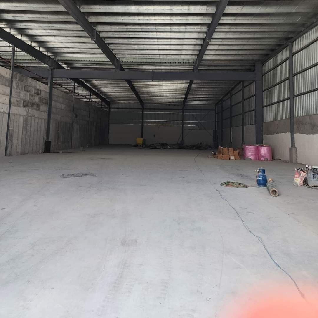 Warehouse Newly build non peza (Category: Commercial) located in Muntinlupa City. Submitted by 1praiserealtyservices (Listing ID 1328842752, Image 3). Description: warehouse for Lease 1055 2110 800 4000 for direct lessee only 0917.3676087 0991.9134122.