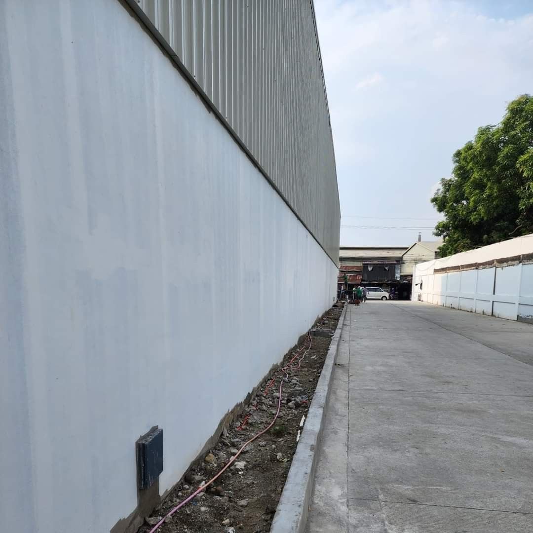 Warehouse Newly build non peza (Category: Commercial) located in Muntinlupa City. Submitted by 1praiserealtyservices (Listing ID 1328842752, Image 2). Description: warehouse for Lease 1055 2110 800 4000 for direct lessee only 0917.3676087 0991.9134122.