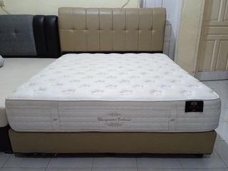 ⭐⭐⭐ DIJUAL SET SPRINGBED KINGKOIL TYPE CHIROPRACTOR ENDORSED SIGNATURE 6 KAKI ✅ KING KOIL 180X200  (BEKAS 85%) 🔴 081269267783 - TEMPAT JUAL BELI BARANG BEKAS PERABOT RUMAH & KANTOR DI MEDAN SUMATERA UTARA