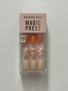 （分類：）位於 。 由 evasuenhaha 提交（商品編號 1333633605，圖片 1）。簡介： 。