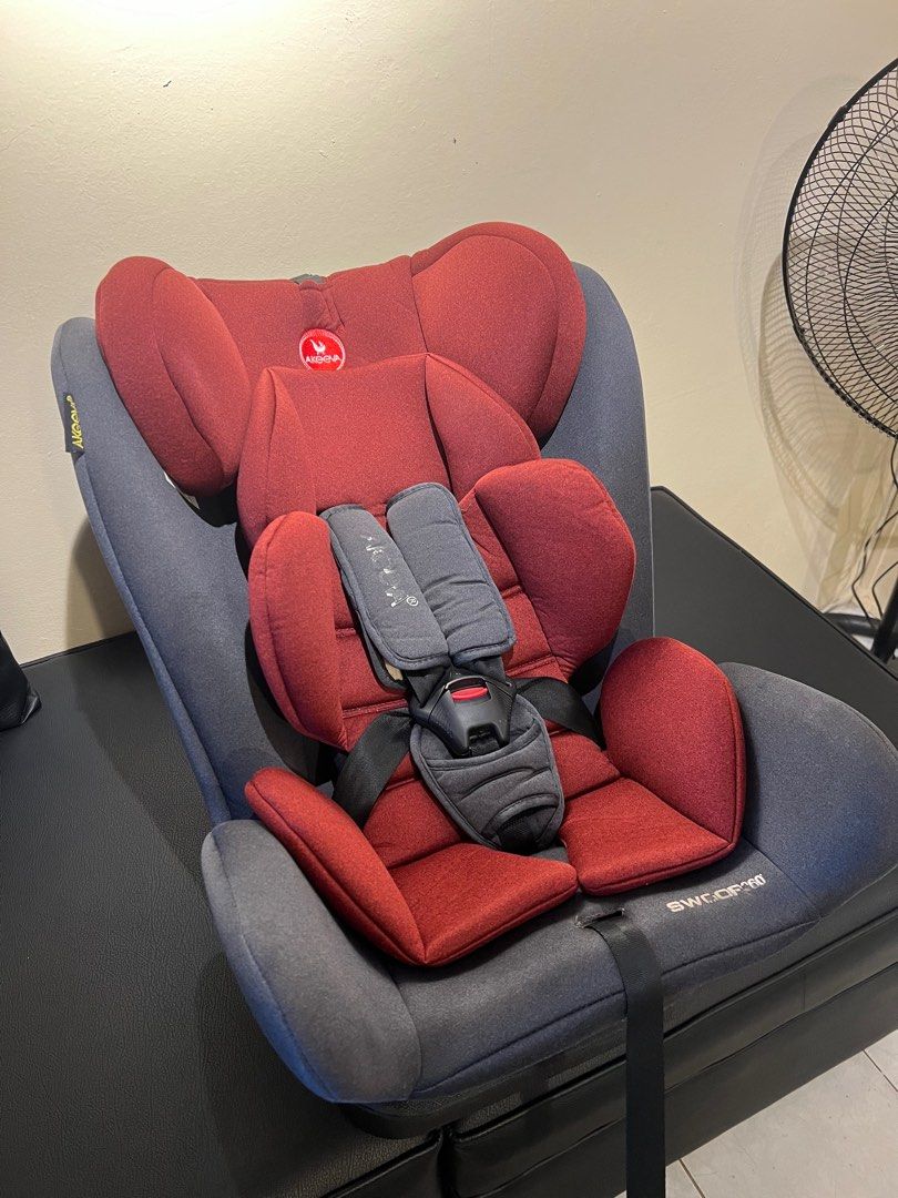 Akeeva carseat (Category: Car Seats) located in Valenzuela. Submitted by janellepynr (Listing ID 1333651455, Image 2). Description: Like new Smells new Excellent condition Hindi halos nagamit dahil ayaw ng baby loc tinajeros malabon city With isofix Good for newborn upto 12 years old 360 rotation 5-point harness Adjustable headrest.