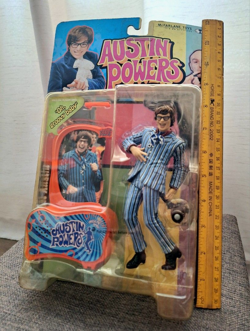 Austin Powers Carnaby Street Action Figure (Category: Figurines & Statues) located in Makati City. Submitted by celybee (Listing ID 1333554845, Image 2). Description: Austin Powers Carnaby Street Action Figure Series 2 With Voice Chip Unopened Cardboard slightly damaged, yellowish plastic RFS: Decluttering Pickup Makati.