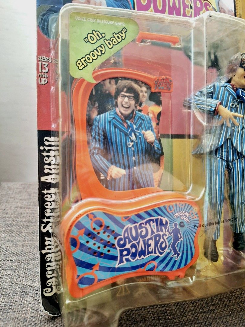 Austin Powers Carnaby Street Action Figure (Category: Figurines & Statues) located in Makati City. Submitted by celybee (Listing ID 1333554845, Image 3). Description: Austin Powers Carnaby Street Action Figure Series 2 With Voice Chip Unopened Cardboard slightly damaged, yellowish plastic RFS: Decluttering Pickup Makati.