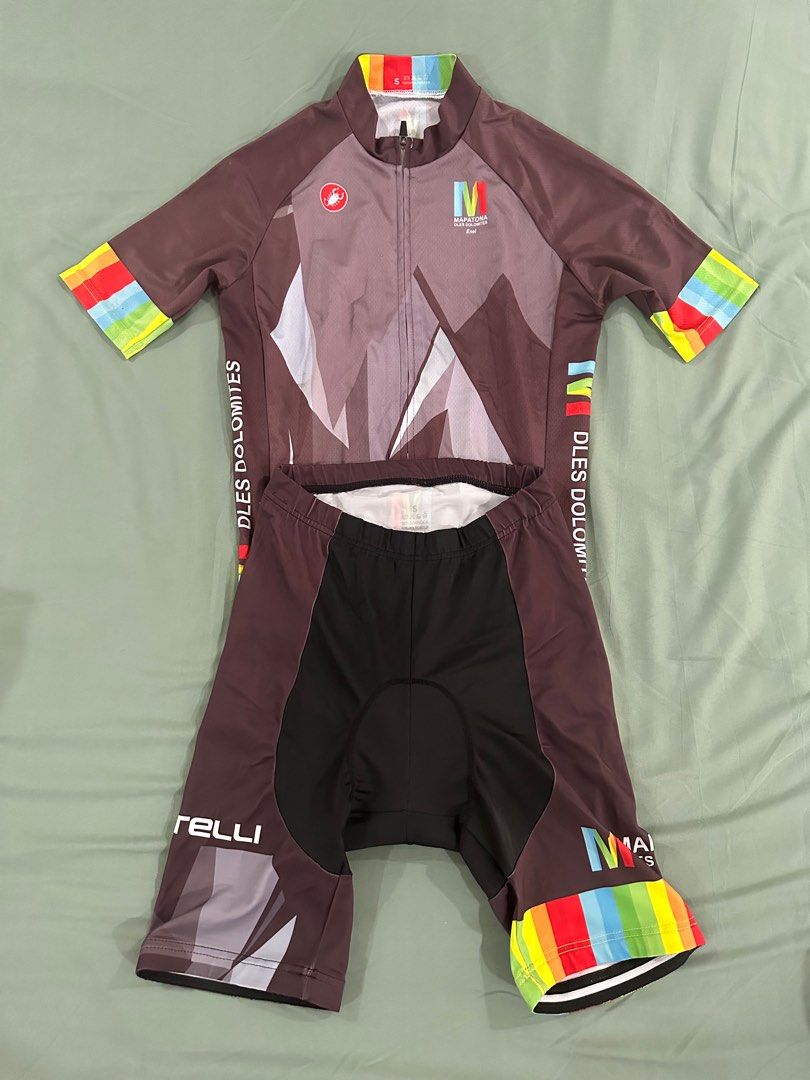 Castelli Cycling Bib and Jersey (Category: Bicycles) located in Manila. Submitted by jaevien.co (Listing ID 1333616247, Image 1). Description: Castelli Bib And Jersey In very good condition See actual photos Size Small.