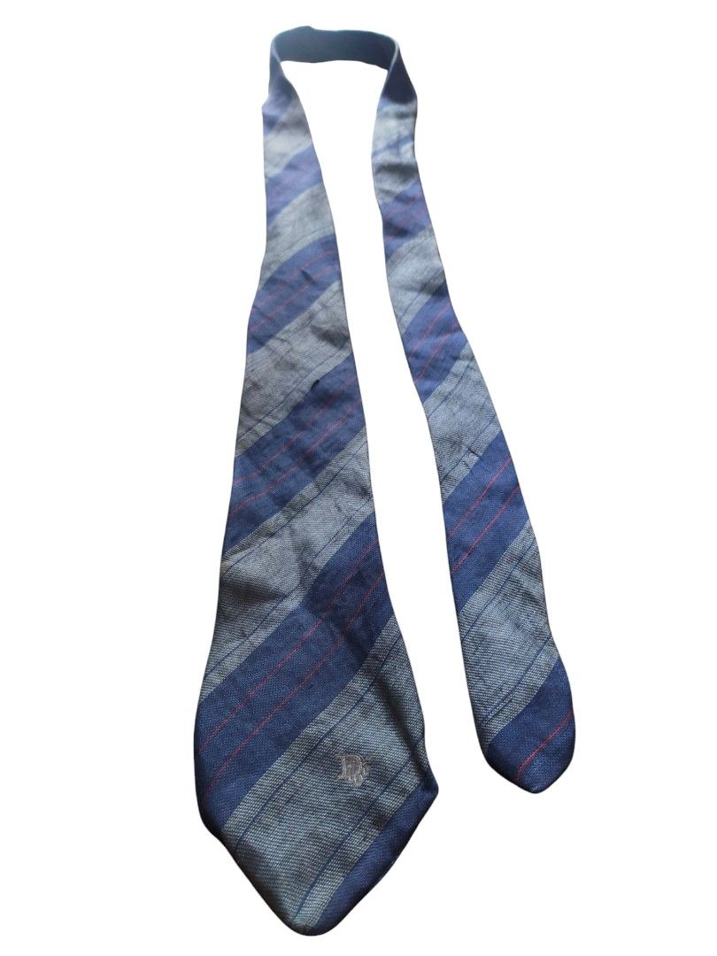 Christian Dior striped necktie blue (Category: Ties) located in Cabuyao City. Submitted by PHdowner30 (Listing ID 1333564582, Image 1). Description: FOR SALE ONLY Christian Dior striped necktie blue Good condition Authentic No box Issue: minimal damage P400 + SF negotiable Pm.