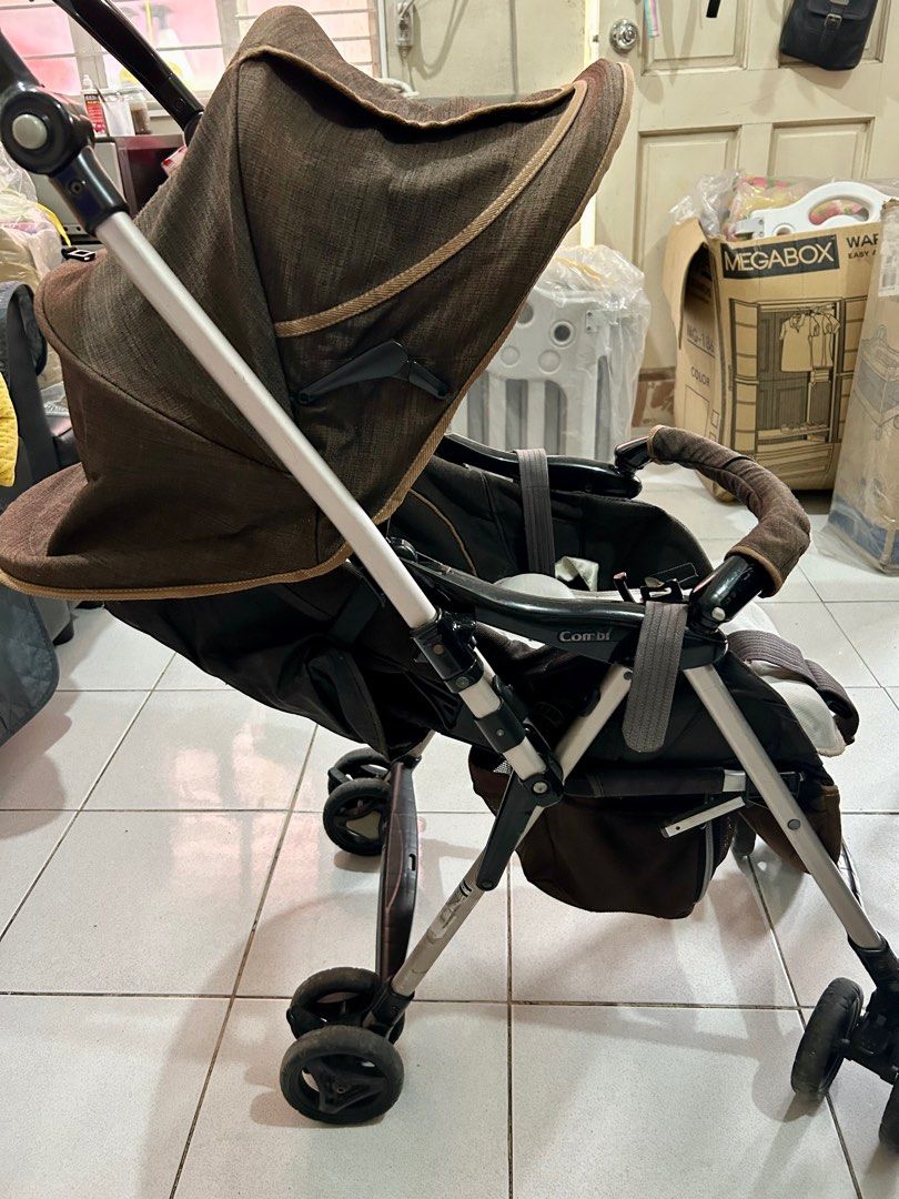 Combi Stroller (Category: Strollers) located in Manila. Submitted by pinkmaica (Listing ID 1333651731, Image 2). Description: Selling my son’s stroller Very useful for momma’s out there Works perfectly fine, no issues just needs cleaning .