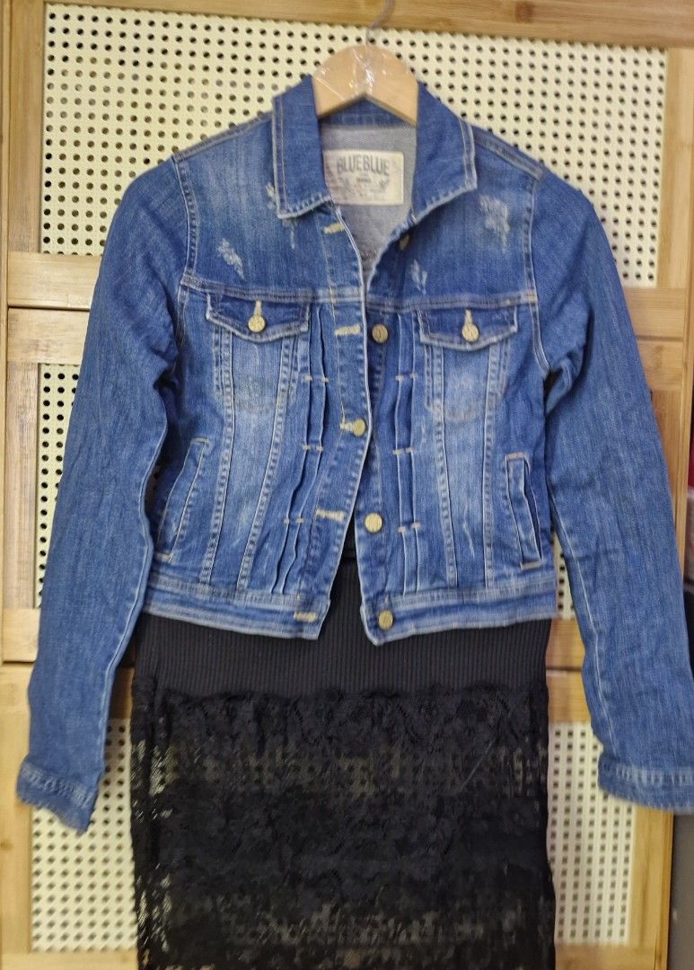 Denim Jacket Women's (Category: Coats, Jackets and Outerwear) located in Valenzuela. Submitted by fayespicks (Listing ID 1333651839, Image 3). Description: 𝘿𝙚𝙩𝙖𝙞𝙡𝙨: ♡ S𝒊𝒛𝒆: SMALL - MEDIUM ♡ 𝑪𝒐𝒏𝒅𝒊𝒕𝒊𝒐𝒏: 9/10 ♡ Bust: 32" (closed button) but can fit up to Medium body frame if buttons are left open. ♡ Length: 20" ♡ Sleeves length: 25" ◇ Rfs: funds for our rescues 🐈🐕 ◇ Location: Valenzuela City ◇ Courier: Gogo express (no cod/cop) 