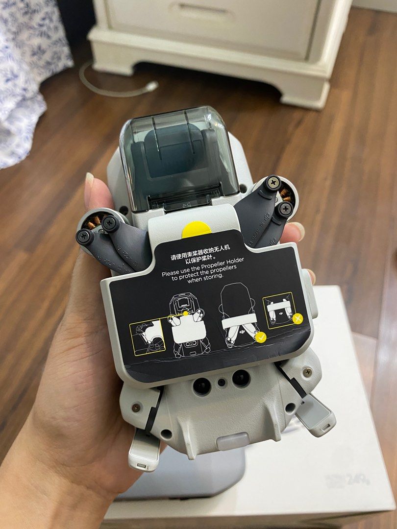 Dji Mini 2 Fly More Combo (Category: Drones) located in Quezon City. Submitted by bbbae (Listing ID 1333623874, Image 3). Description: Dji mini 2 .